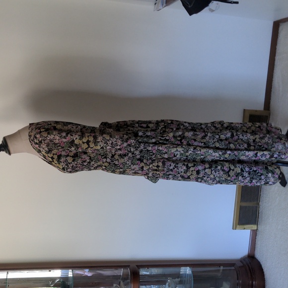 Taylor Dress - Picture 5 of 16